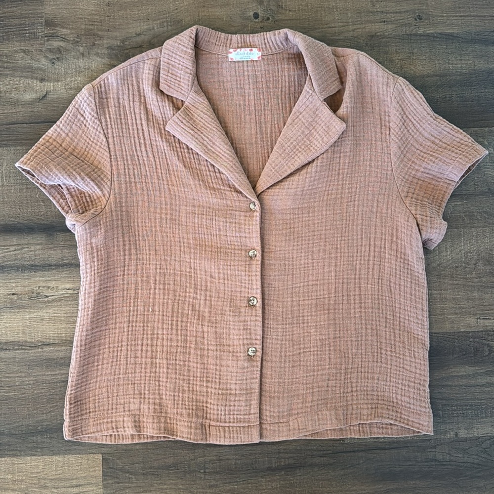 Botton cropped shirt